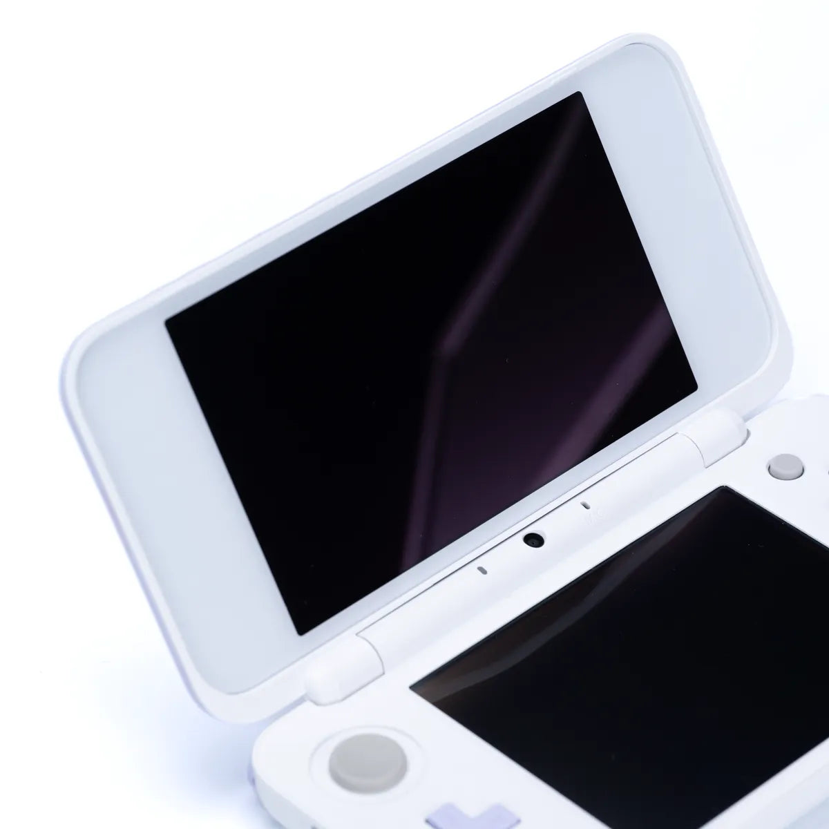 New Nintendo 2DS XL Hvit & Lilla Konsoll m/Strømadapter - Retrospillkongen