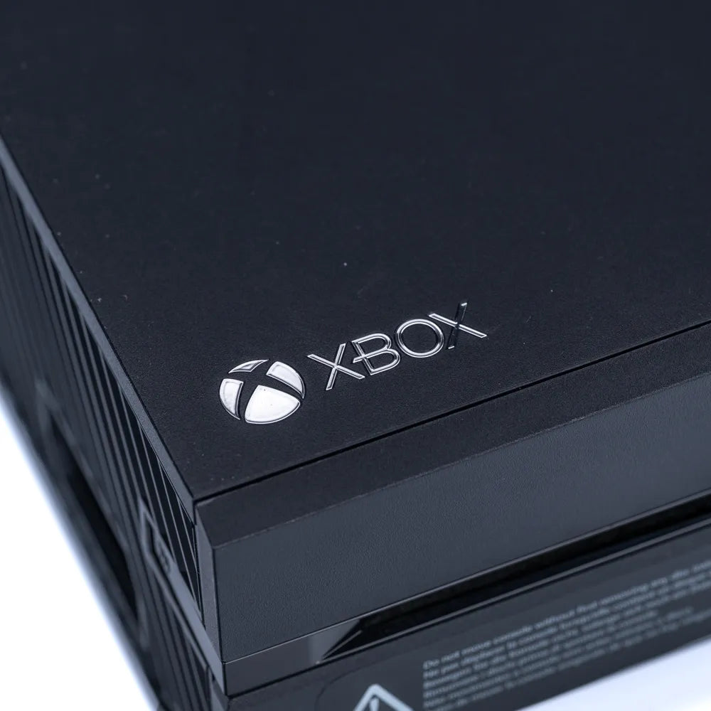 Microsoft Xbox One Standard 1TB Konsoll i Eske - Retrospillkongen