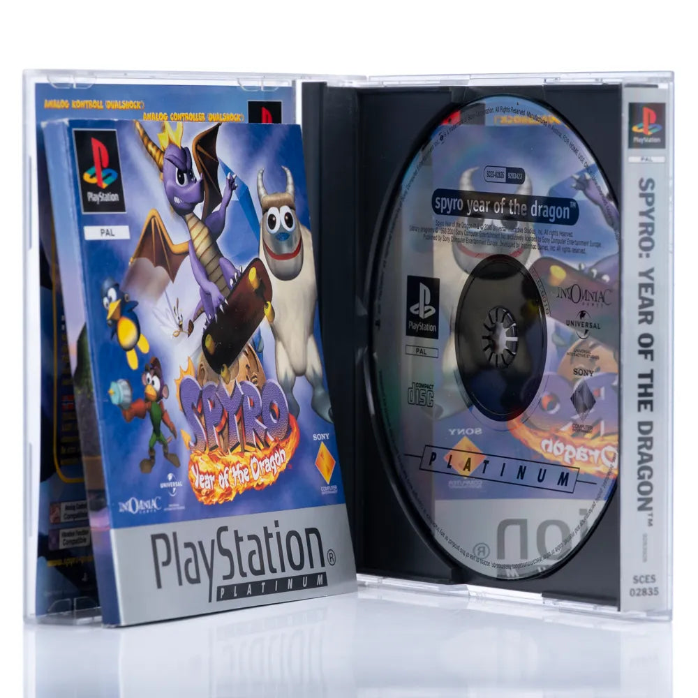 Spyro: Year of the Dragon - PS1 spill - Retrospillkongen