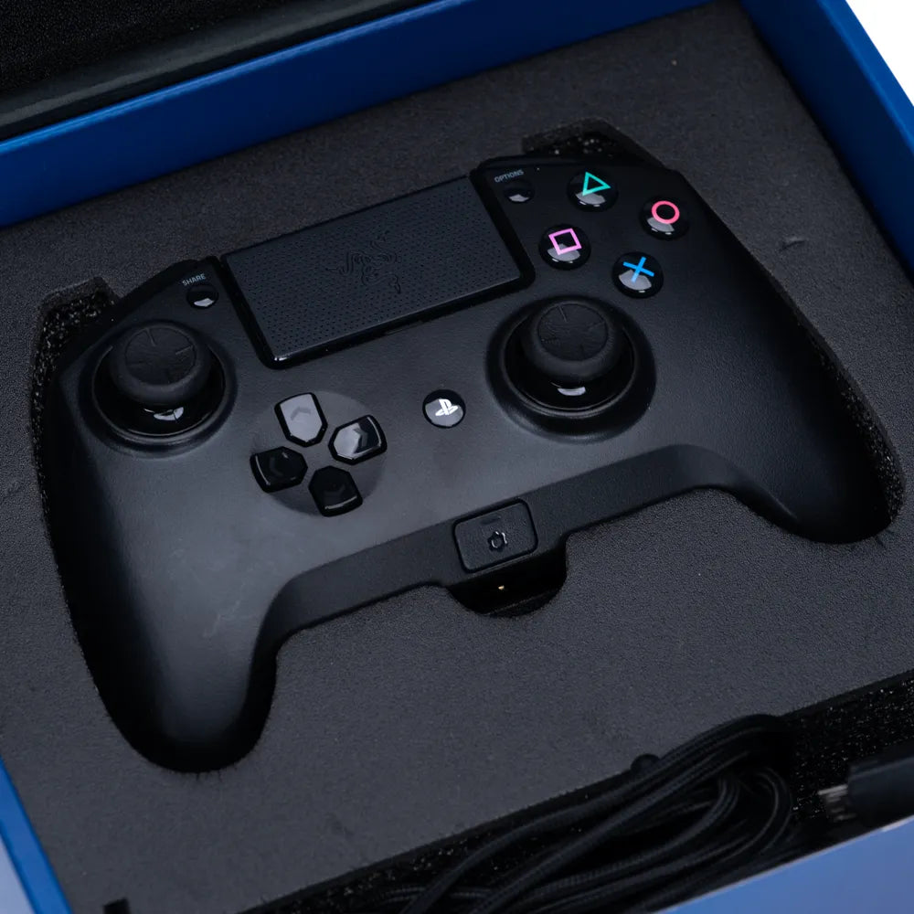 Razer Raiju Tournament Edition Kontroller til PS4 i Eske - Retrospillkongen