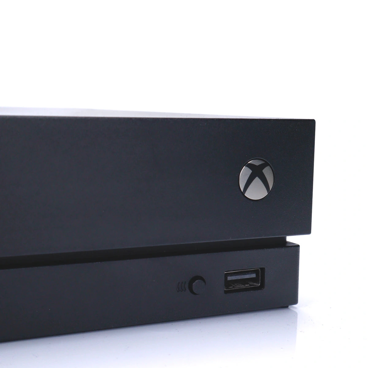 Microsoft Xbox One X i Eske - Retrospillkongen