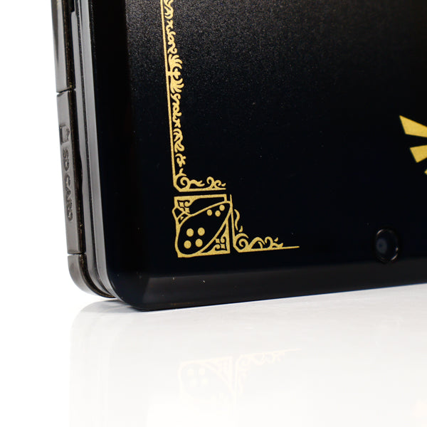 Nintendo 3DS - The Legend Of Zelda 25th Anniversary Limited Edition Håndholdt Konsoll m/Strømadapter - Retrospillkongen