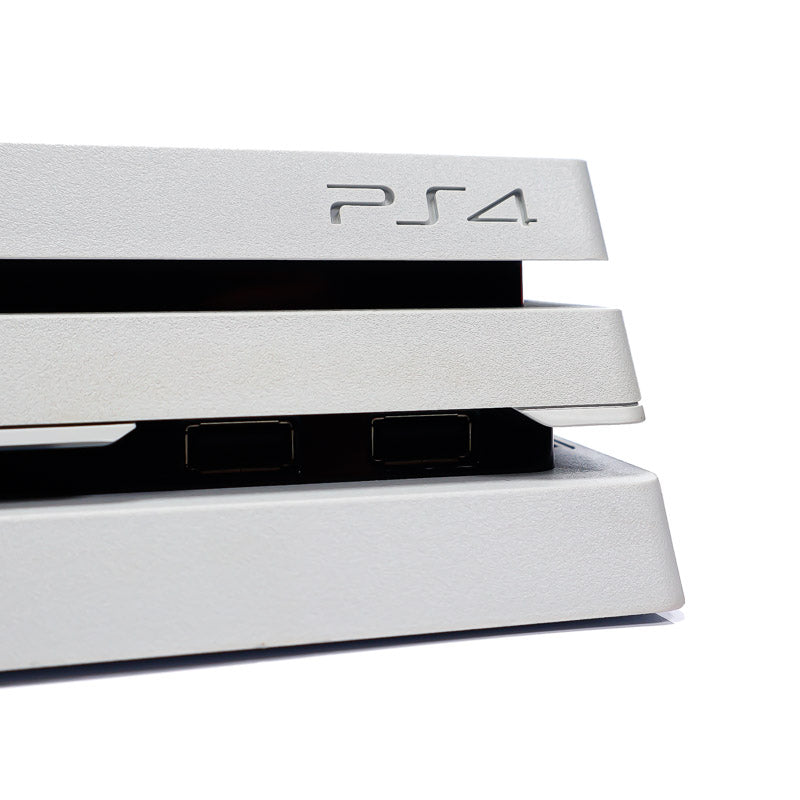 Sony PlayStation 4 PRO 1TB Svart/Hvit Konsoll Pakke (PS4) - Retrospillkongen