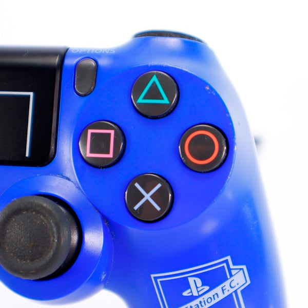 Sony PlayStation 4 DualShock 4 Trådløs Kontroll Blau (Limited Edition F.C.) - Tilbehør - Retrospillkongen