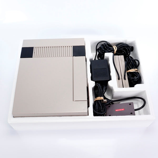 Nintendo Entertainment System 8-Bit (NES) i Eske - Retrospillkongen