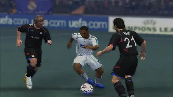 Renovert UEFA Champions League 2006-2007 - PS2 Spill - Retrospillkongen