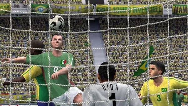 Pro Evolution Soccer 5 - PSP Spill - Retrospillkongen