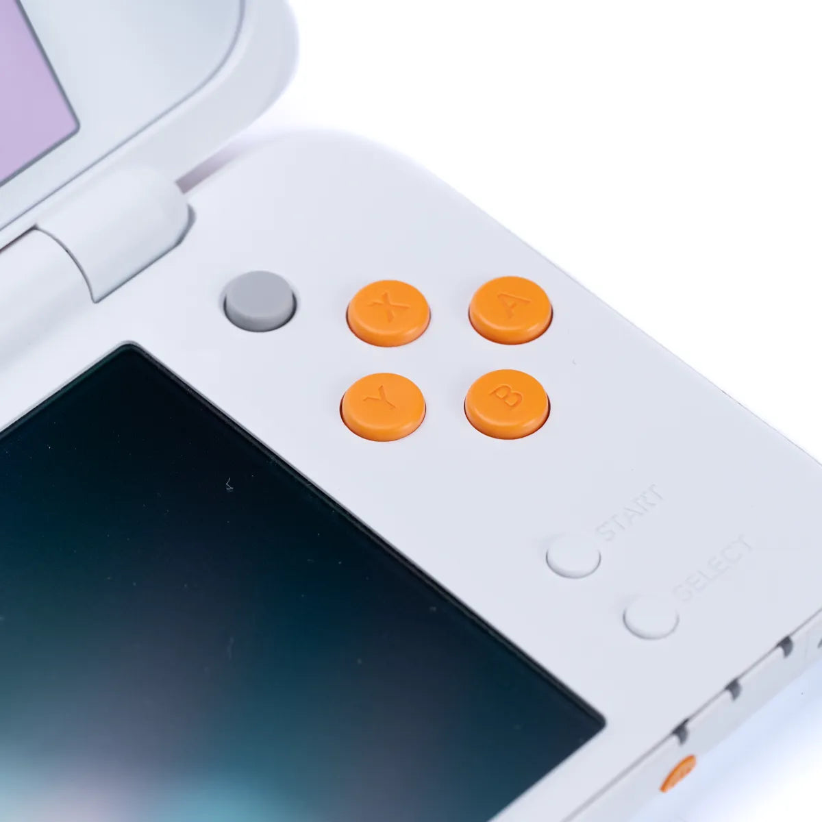 New Nintendo 2DS XL Hvit & Oransje Konsoll m/Strømadapter - Retrospillkongen