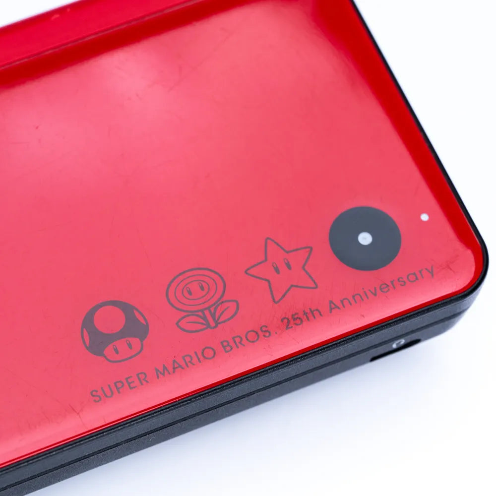 Nintendo DSi XL Super Mario Bros 25th Anniversary Edition Håndhold Konsoll m/Strømadapter - Retrospillkongen