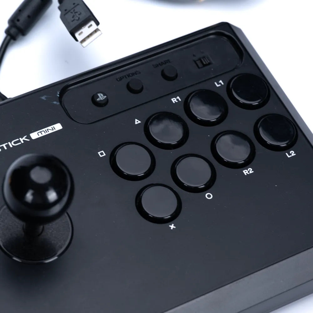 Original HORI Fighting Stick Mini 4 for PS4 - Retrospillkongen