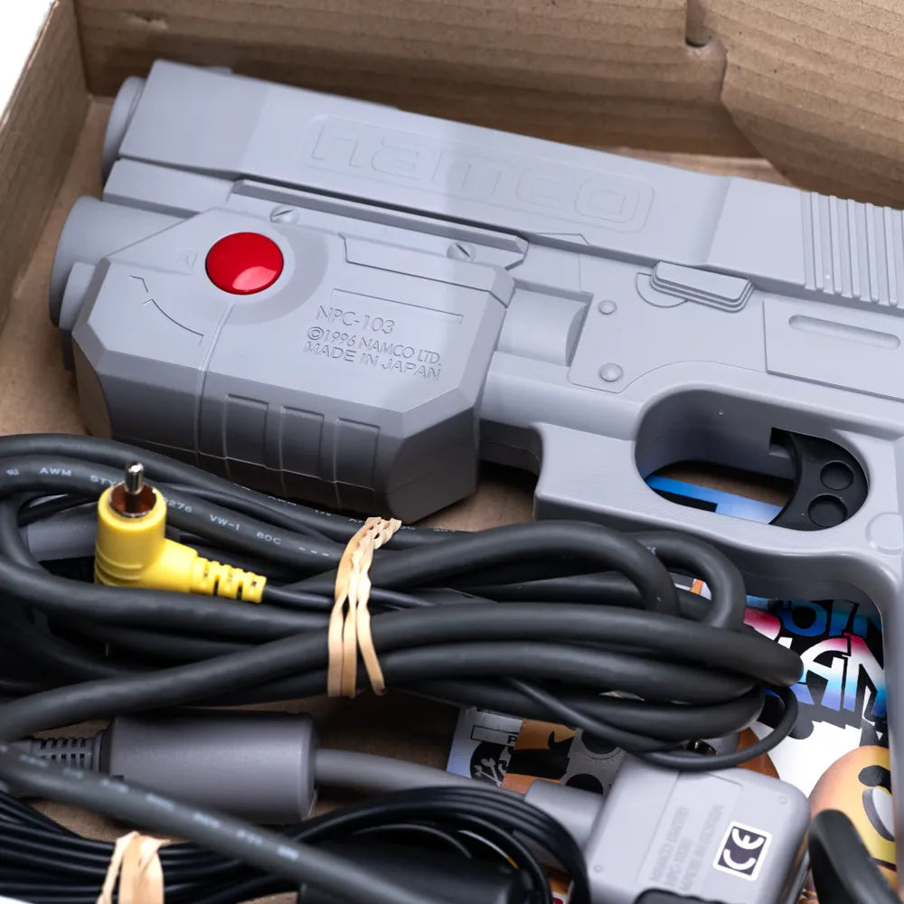 Point Blank 2 med G-Con 45 Light Gun kontroller i eske