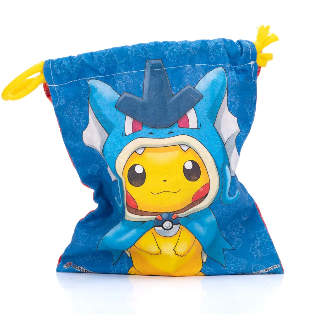 Pikachu i Magikarp Kostyme Kosebamse med Oppbevaringspose - Pokémon - Retrospillkongen