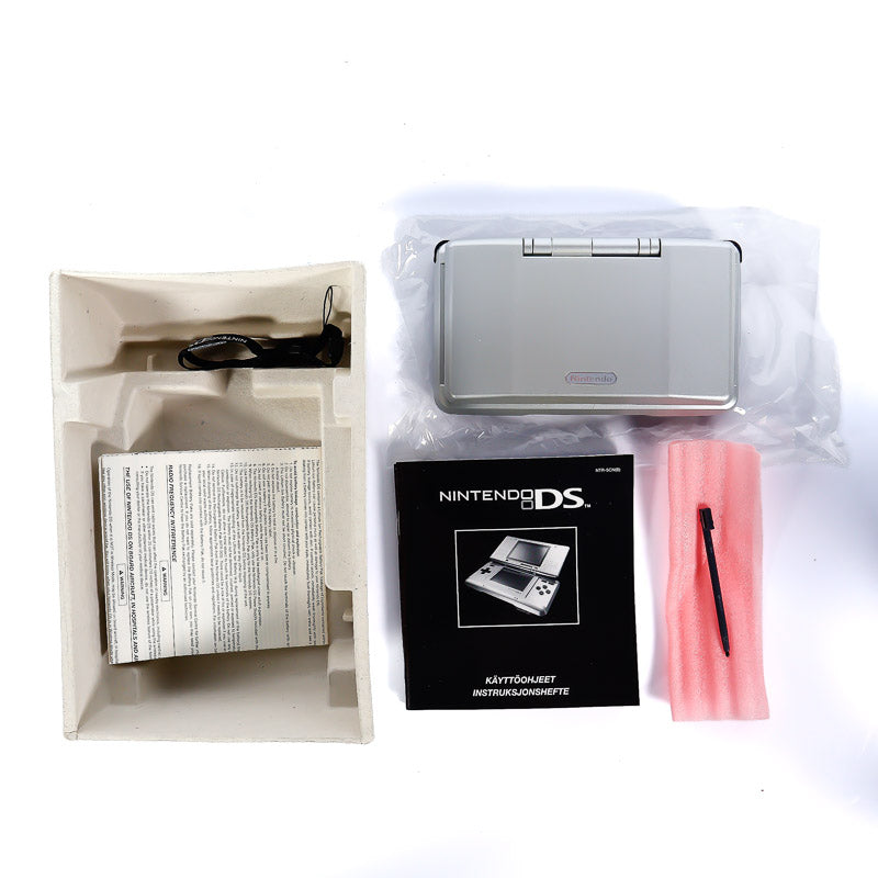 Original Nintendo DS (1. generasjon) Konsoll Pakke med Metroid Prime Hunters: First Hunt Demo - Komplett i Eske - Retrospillkongen