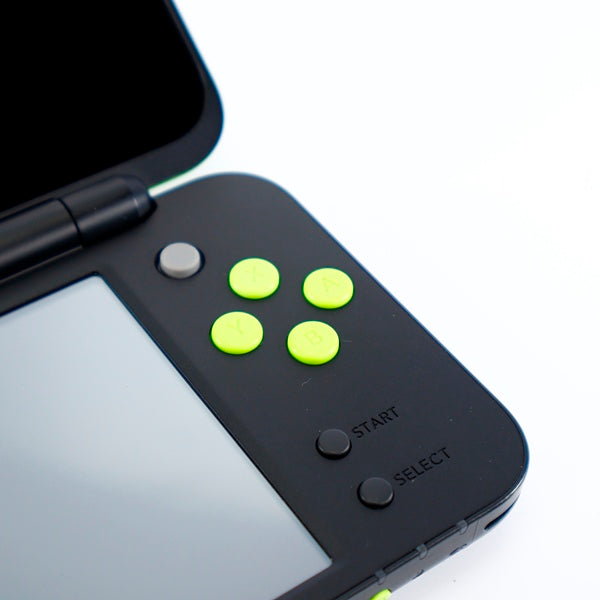 New Nintendo 2DS XL Lime Grønn Mario Kart 7 Edition - Retrospillkongen